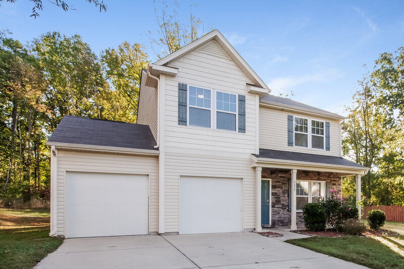 2,250/Mo, 6629 Covington Commons Dr Charlotte, NC 28227 Front View