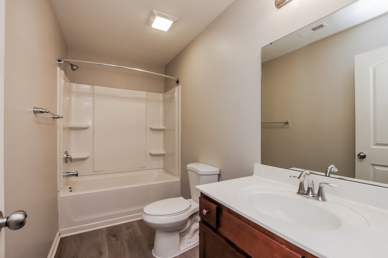 2,250/Mo, 6629 Covington Commons Dr Charlotte, NC 28227 Bathroom View