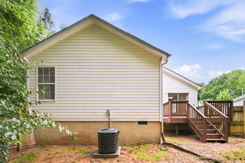 1,825/Mo, 11926 Stewarts Crossing Dr Charlotte, NC 28215 Rear View