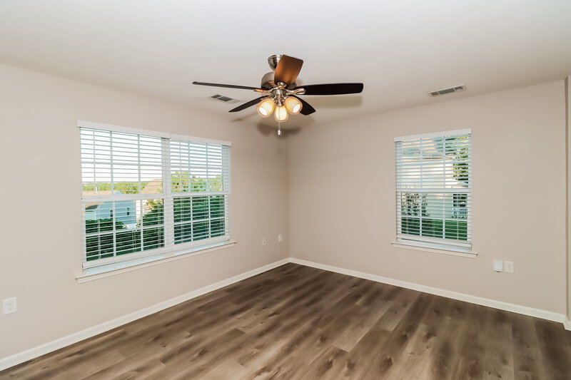 1,810/Mo, 4941 Broad Leaf Ct Dallas, NC 28034 Family Room View