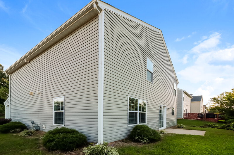 1,810/Mo, 4941 Broad Leaf Ct Dallas, NC 28034 Rear View