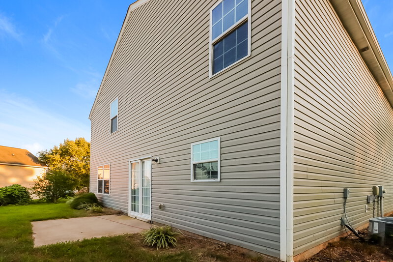 1,810/Mo, 4941 Broad Leaf Ct Dallas, NC 28034 Rear View 2