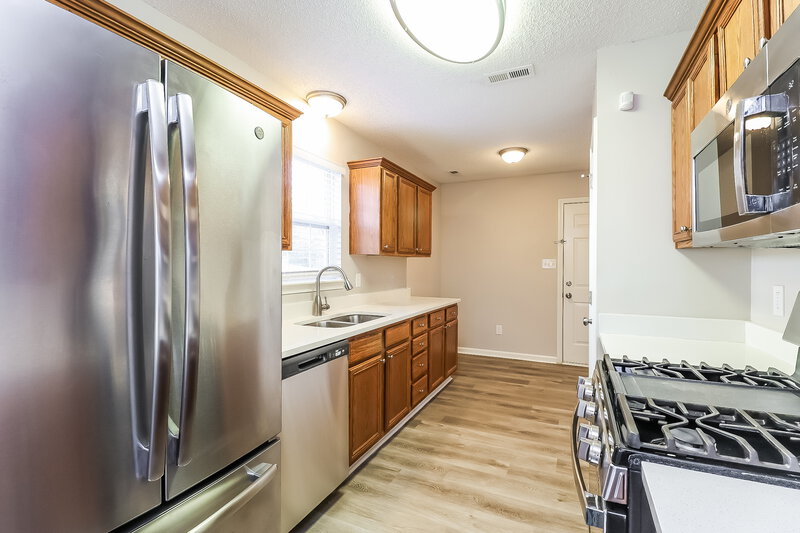 1,780/Mo, 4603 Avalon Forest Ln Charlotte, NC 28269 Kitchen View 2