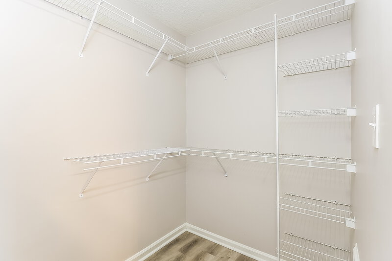1,780/Mo, 4603 Avalon Forest Ln Charlotte, NC 28269 Walk In Closet View
