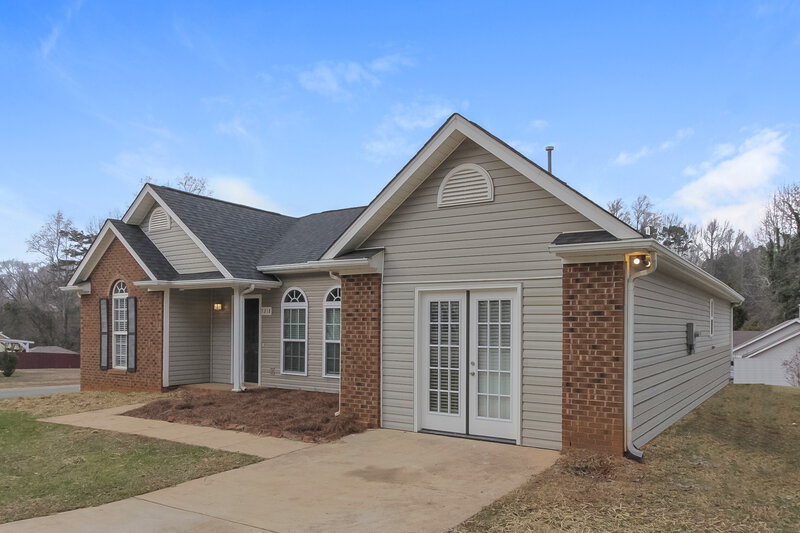 2,035/Mo, 7218 Kavan Hunter Dr Charlotte, NC 28214 Front View 2