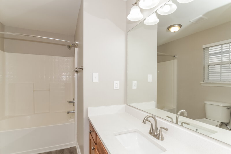 2,035/Mo, 7218 Kavan Hunter Dr Charlotte, NC 28214 Main Bathroom View