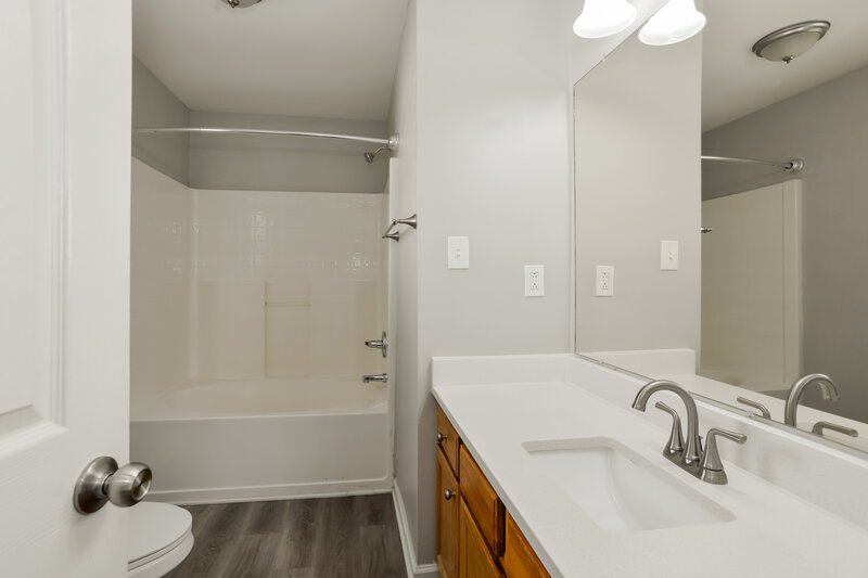 1,930/Mo, 7218 Kavan Hunter Dr Charlotte, NC 28214 Main Bathroom View