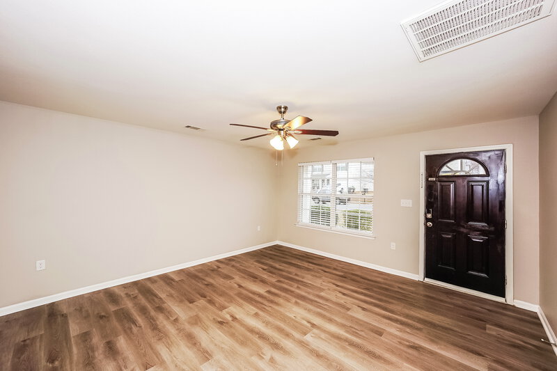 1,910/Mo, 1125 Swearngan Ridge Ct Charlotte, NC 28216 Living Room View