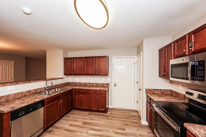 1,910/Mo, 1125 Swearngan Ridge Ct Charlotte, NC 28216 Kitchen View 2