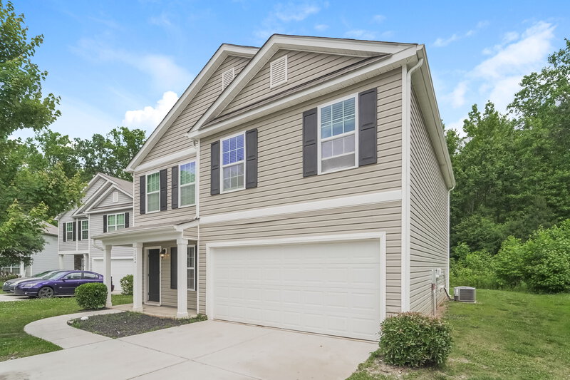 1,935/Mo, 3824 Alexander Forest Dr Charlotte, NC 28269 Front View