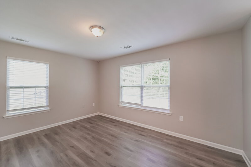 1,935/Mo, 3824 Alexander Forest Dr Charlotte, NC 28269 Living Room View