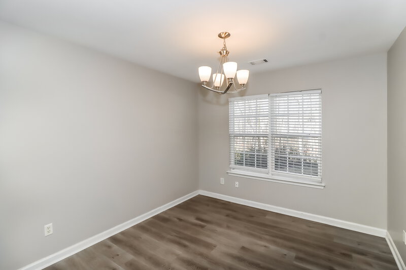 1,925/Mo, 5814 Twin Brook Dr Charlotte, NC 28269 Dining Room View