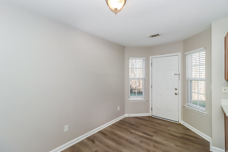 1,925/Mo, 5814 Twin Brook Dr Charlotte, NC 28269 Breakfast Nook View