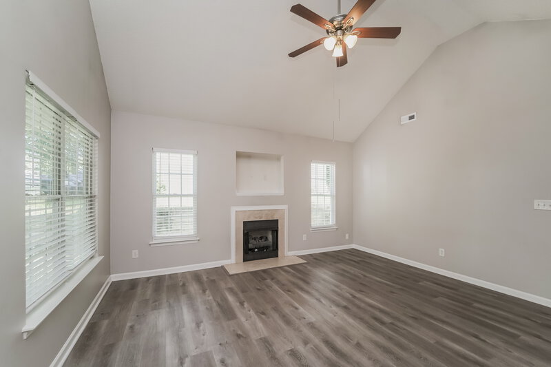 1,685/Mo, 3514 Joel Turner Dr Charlotte, NC 28216 Living Room View 2