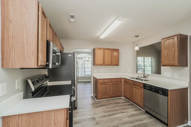 1,685/Mo, 3514 Joel Turner Dr Charlotte, NC 28216 Kitchen View