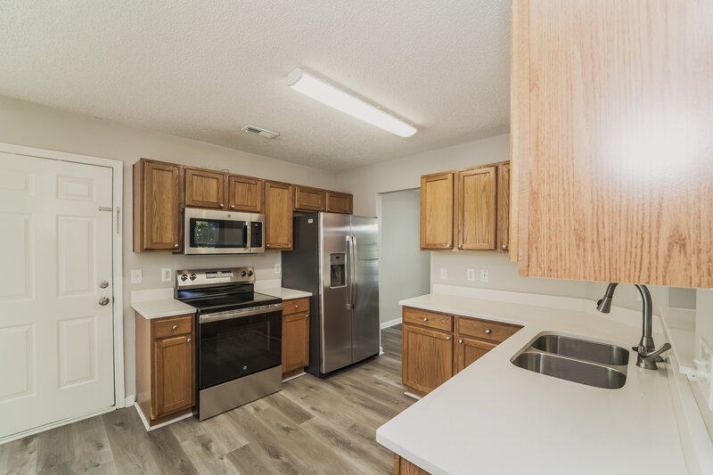 1,685/Mo, 3514 Joel Turner Dr Charlotte, NC 28216 Kitchen View 2