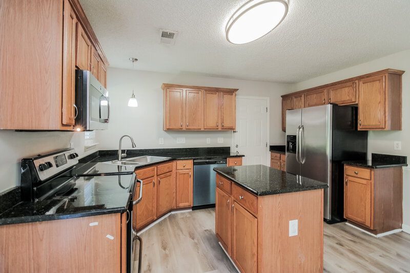 1,980/Mo, 6816 Alydar Ct Charlotte, NC 28216 Kitchen View 2