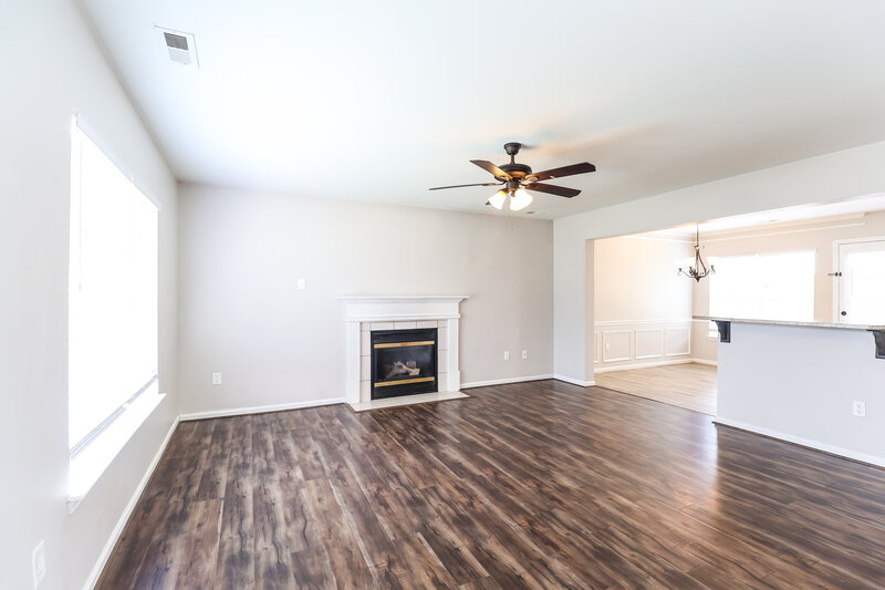 2,040/Mo, 3620 Luton Ct Charlotte, NC 28262 Living Room View 2