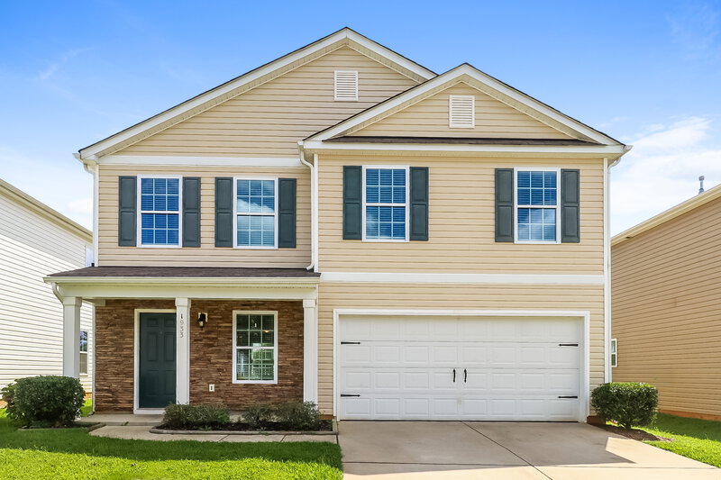 1,945/Mo, 1933 Eastway Dr Dallas, NC 28034 External View