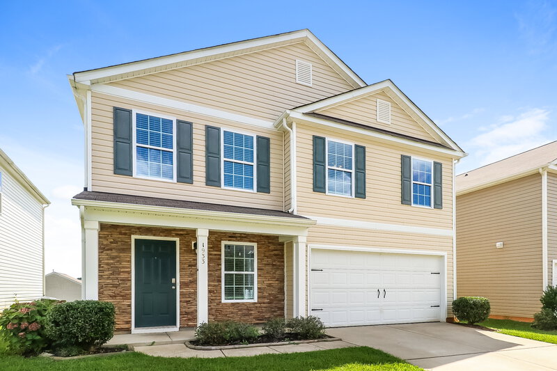 1,945/Mo, 1933 Eastway Dr Dallas, NC 28034 Front View