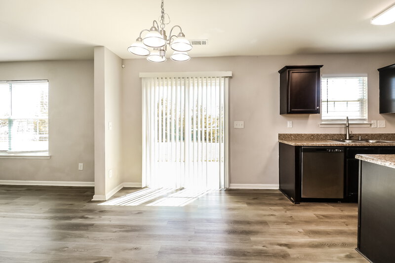 1,945/Mo, 1933 Eastway Dr Dallas, NC 28034 Dining Room View