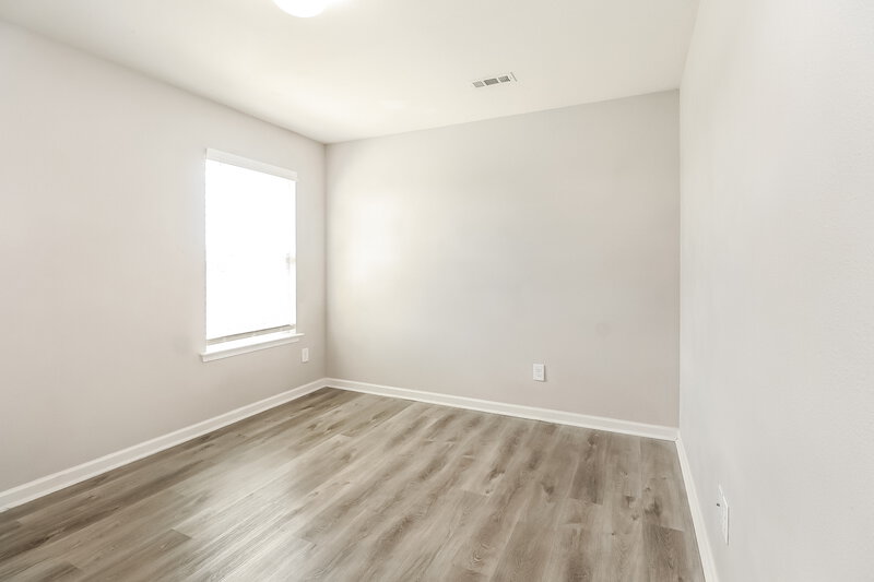 1,945/Mo, 1933 Eastway Dr Dallas, NC 28034 Bedroom View