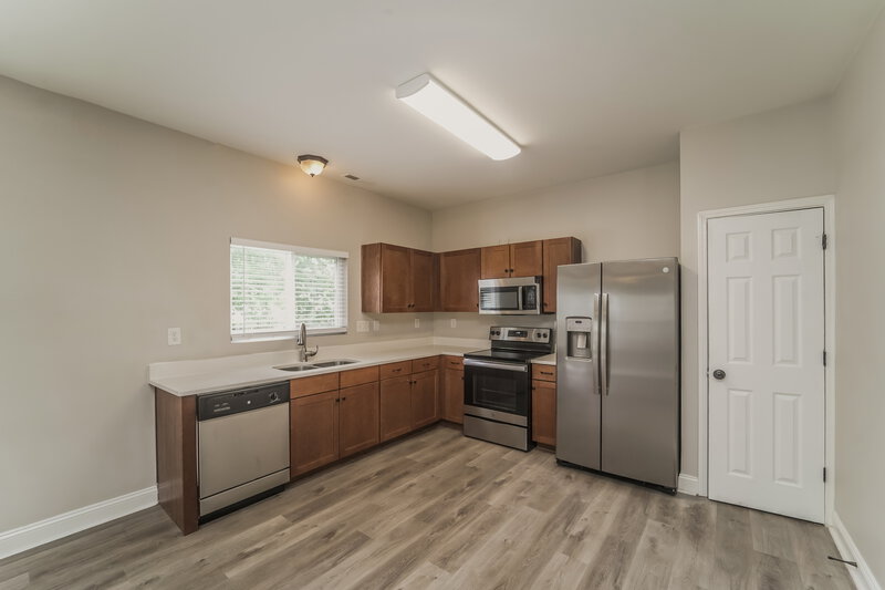 1,840/Mo, 13603 Riding Hill Ave Charlotte, NC 28213 Kitchen View