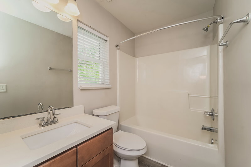 1,840/Mo, 13603 Riding Hill Ave Charlotte, NC 28213 Bathroom View