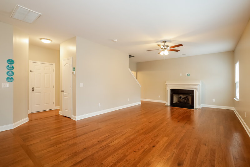 2,235/Mo, 1825 Weddington Rd Matthews, NC 28105 Living Room View