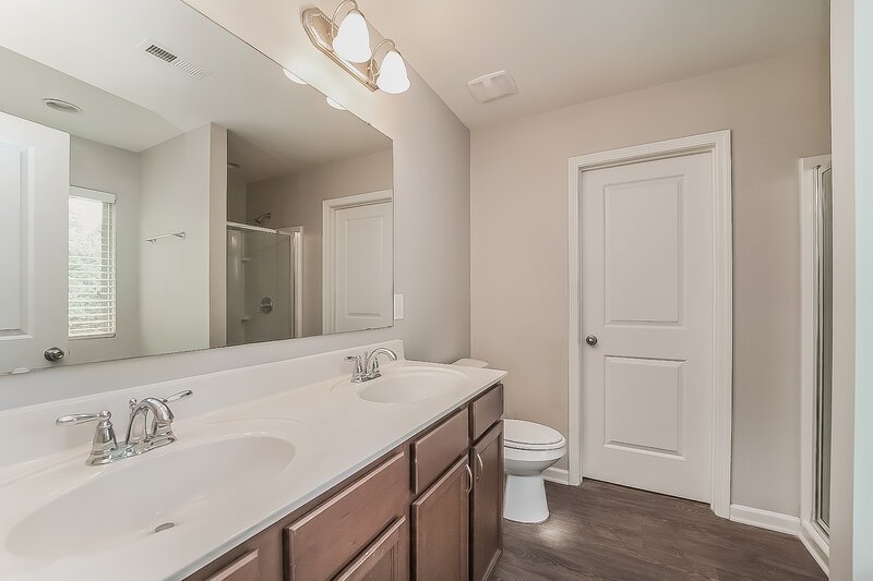 3,340/Mo, 347 Pulaski Dr SW Concord, NC 28027 Main Bathroom View