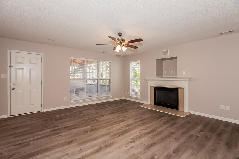 2,250/Mo, 5513 Brook Falls Ct Unit 13 Charlotte, NC 28269 Living Room View