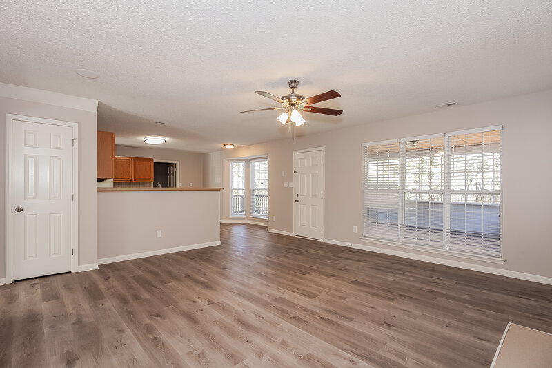 2,250/Mo, 5513 Brook Falls Ct Unit 13 Charlotte, NC 28269 Living Room View 2