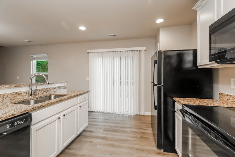 2,450/Mo, 1908 Boulder Ct Gastonia, NC 28054 Kitchen View 2