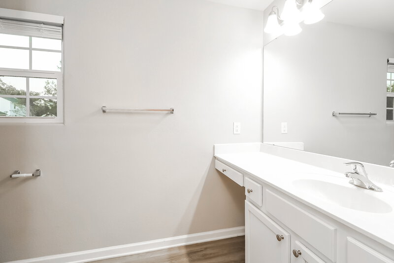 2,450/Mo, 1908 Boulder Ct Gastonia, NC 28054 Main Bathroom View