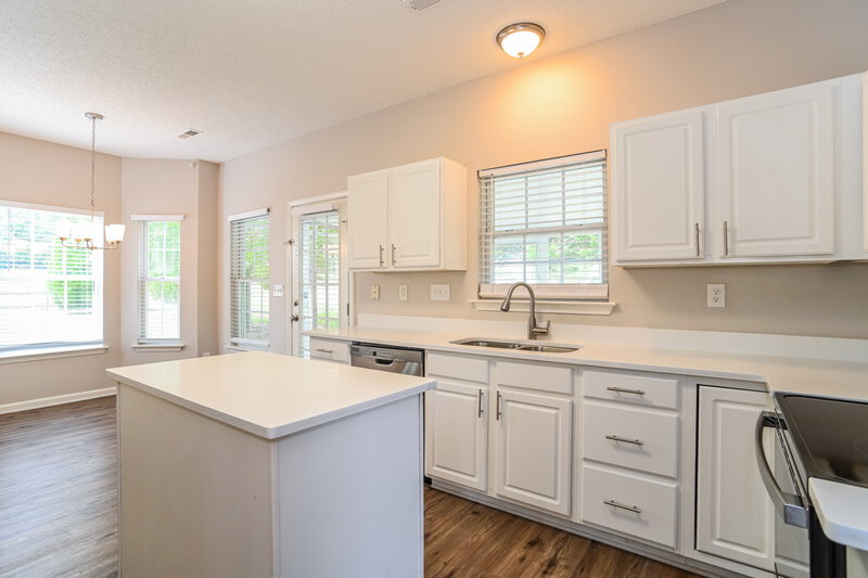 2,335/Mo, 12411 Cumberland Crest Dr Huntersville, NC 28078 Kitchen View