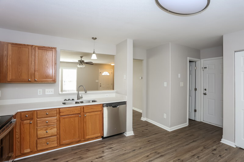 1,875/Mo, 642 Tribune Dr Charlotte, NC 28214 Kitchen View