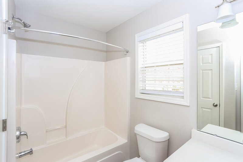 1,875/Mo, 642 Tribune Dr Charlotte, NC 28214 Main Bathroom View