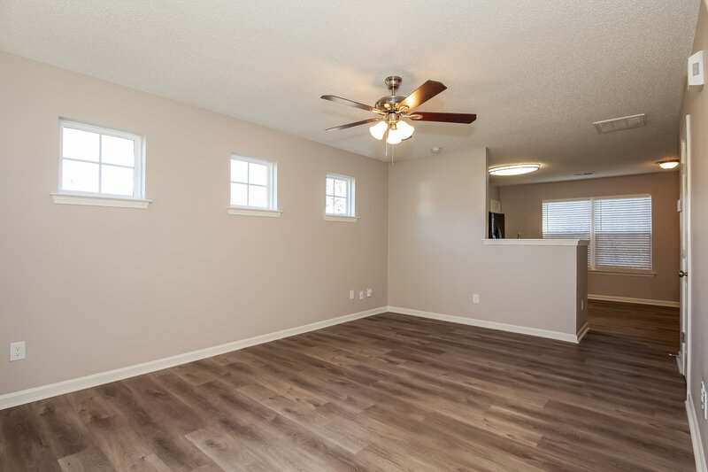 1,690/Mo, 6520 Rockwell Blvd Charlotte, NC 28269 Living Room View 2