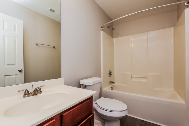 2,305/Mo, 1038 Allegiance Dr Charlotte, NC 28217 Bathroom View