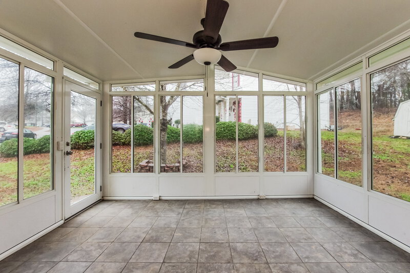 2,305/Mo, 1038 Allegiance Dr Charlotte, NC 28217 Sun Room View