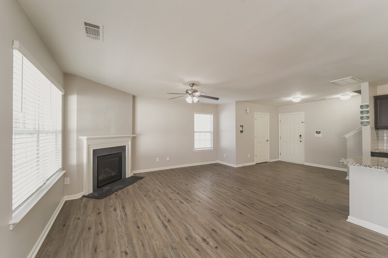 2,020/Mo, 6904 Broad Valley Ct Charlotte, NC 28216 Living Room View 2