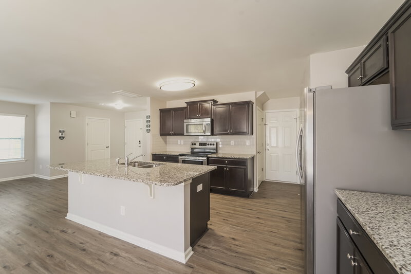 2,020/Mo, 6904 Broad Valley Ct Charlotte, NC 28216 Kitchen View 2