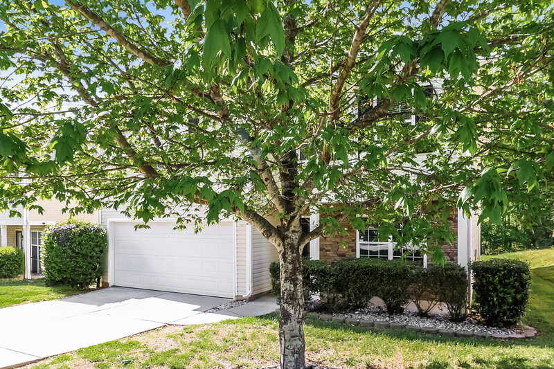 2,220/Mo, 4521 Oakburn Drive Charlotte, NC 28269 Front View