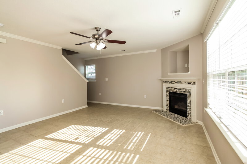 2,280/Mo, 4521 Oakburn Drive Charlotte, NC 28269 Living Room View 2