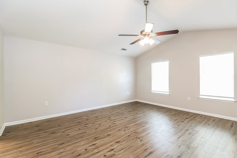 2,220/Mo, 4521 Oakburn Drive Charlotte, NC 28269 Main Bedroom View