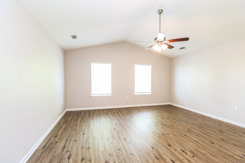 2,220/Mo, 4521 Oakburn Drive Charlotte, NC 28269 Main Bedroom View 2