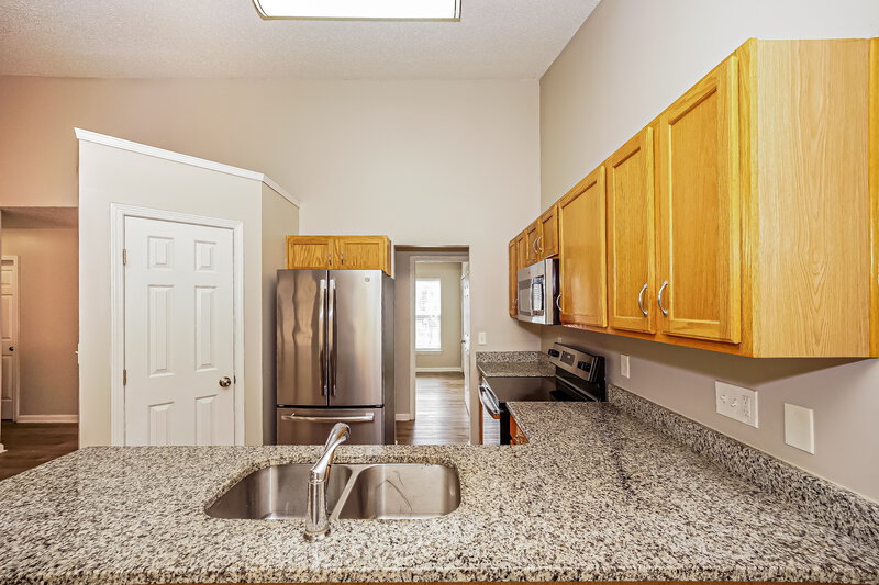 1,890/Mo, 2082 Chapel Creek Rd Concord, NC 28025 Kitchen View 2