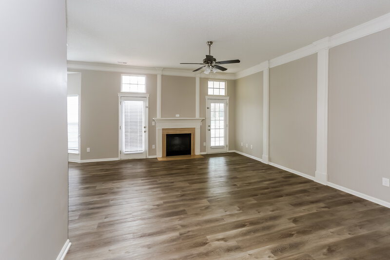 3,710/Mo, 5719 Falls Ridge Ln Charlotte, NC 28269 Living Room View 2