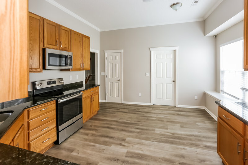 3,710/Mo, 5719 Falls Ridge Ln Charlotte, NC 28269 Kitchen View