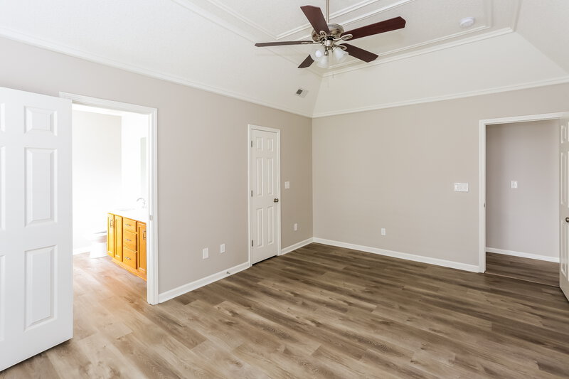 3,710/Mo, 5719 Falls Ridge Ln Charlotte, NC 28269 Main Bedroom View 2